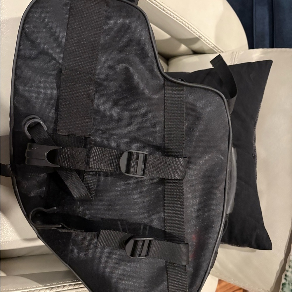 Ducati Performance Black semi rigid saddlebag. With connection bar. - Picture 7 of 10